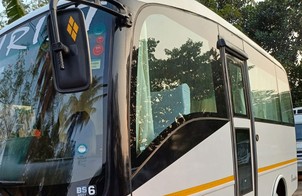 13-seater-luxury-coach-in-odisha
