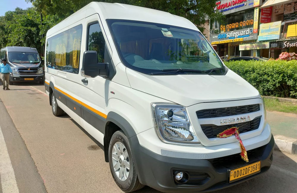 16-seater-force-urbania-in-odisha