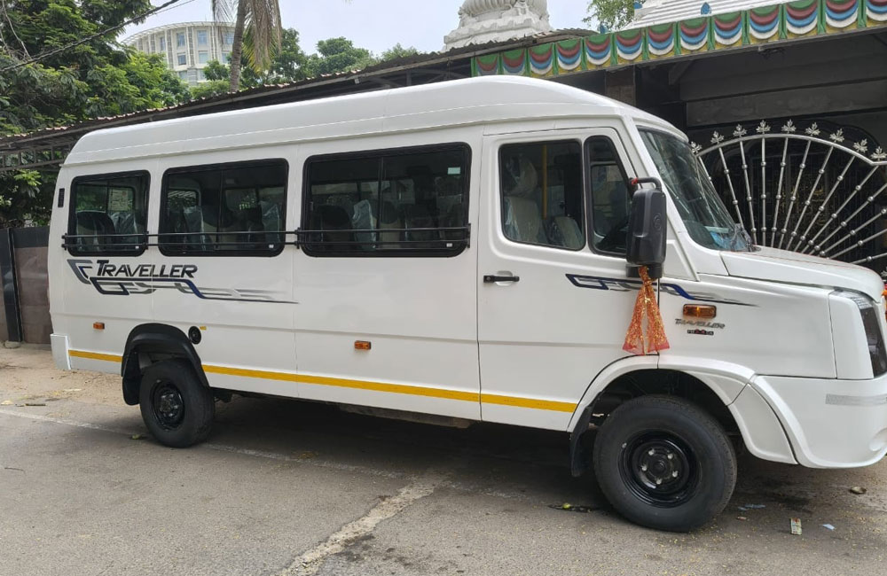 17-Seater-tempo-traveller-in-odisha